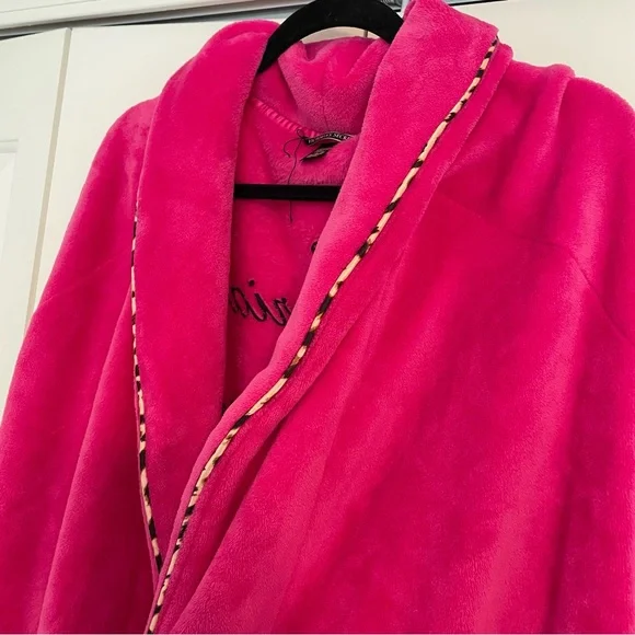 NWOT Victoria’s Secret Short Cozy Robe Hot Pink Sz XL/XXL Plush Logo Back